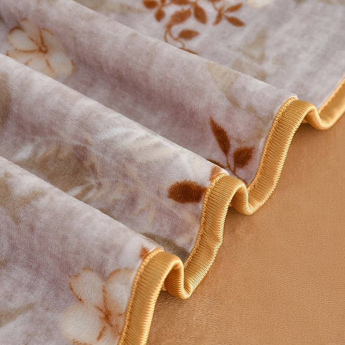 91家纺网 家纺一手货源 找家纺 诺梵家纺 2025新款8斤加厚保暖金貂绒牛奶绒印花四件套花枝如梦咖