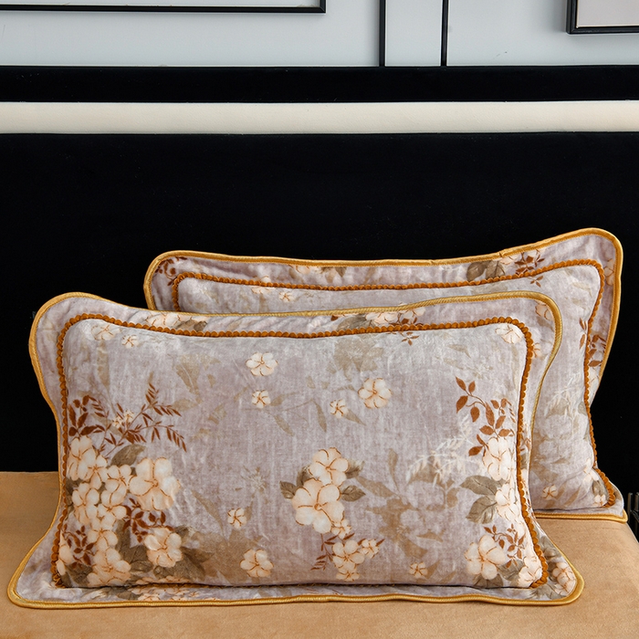 91家纺网 家纺一手货源 找家纺 诺梵家纺 2025新款8斤加厚保暖金貂绒牛奶绒印花四件套花枝如梦咖