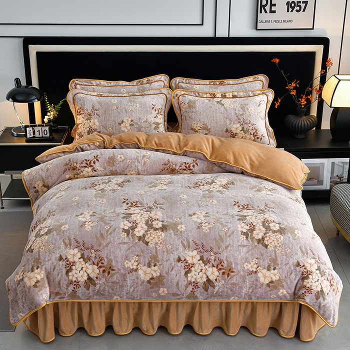 91家纺网 家纺一手货源 找家纺 诺梵家纺 2025新款8斤加厚保暖金貂绒牛奶绒印花四件套花枝如梦咖