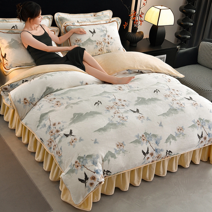 91家纺网 家纺一手货源 找家纺 诺梵家纺 2025新款8斤加厚保暖金貂绒牛奶绒印花四件套燕归来-米