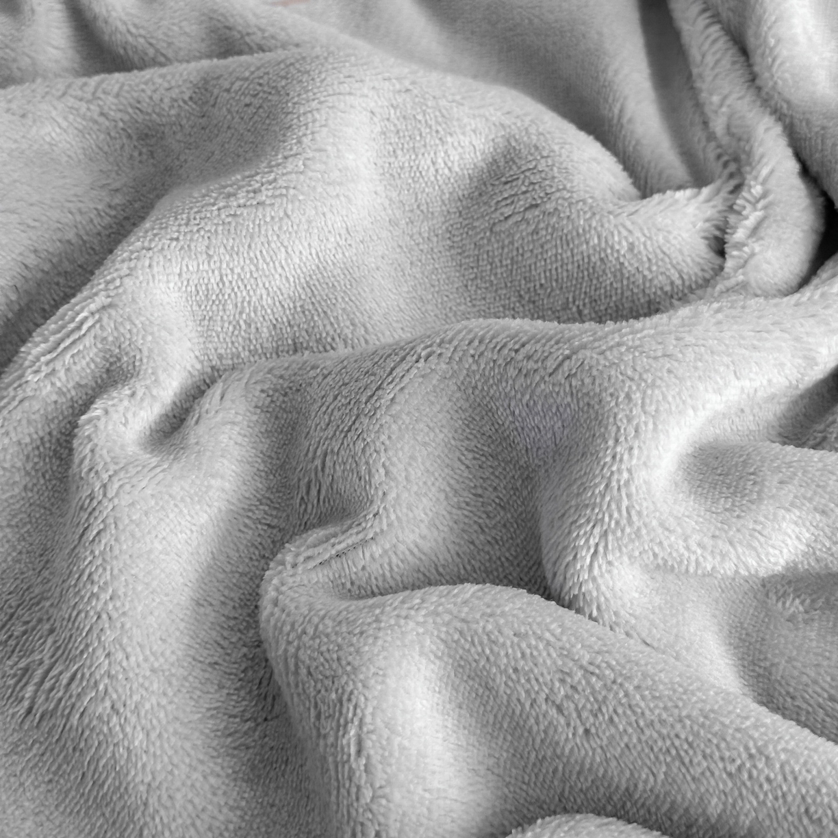 91家纺网 家纺一手货源 找家纺 梓之赫 2025新款全工艺牛奶绒手工花床盖款四件套 灰色