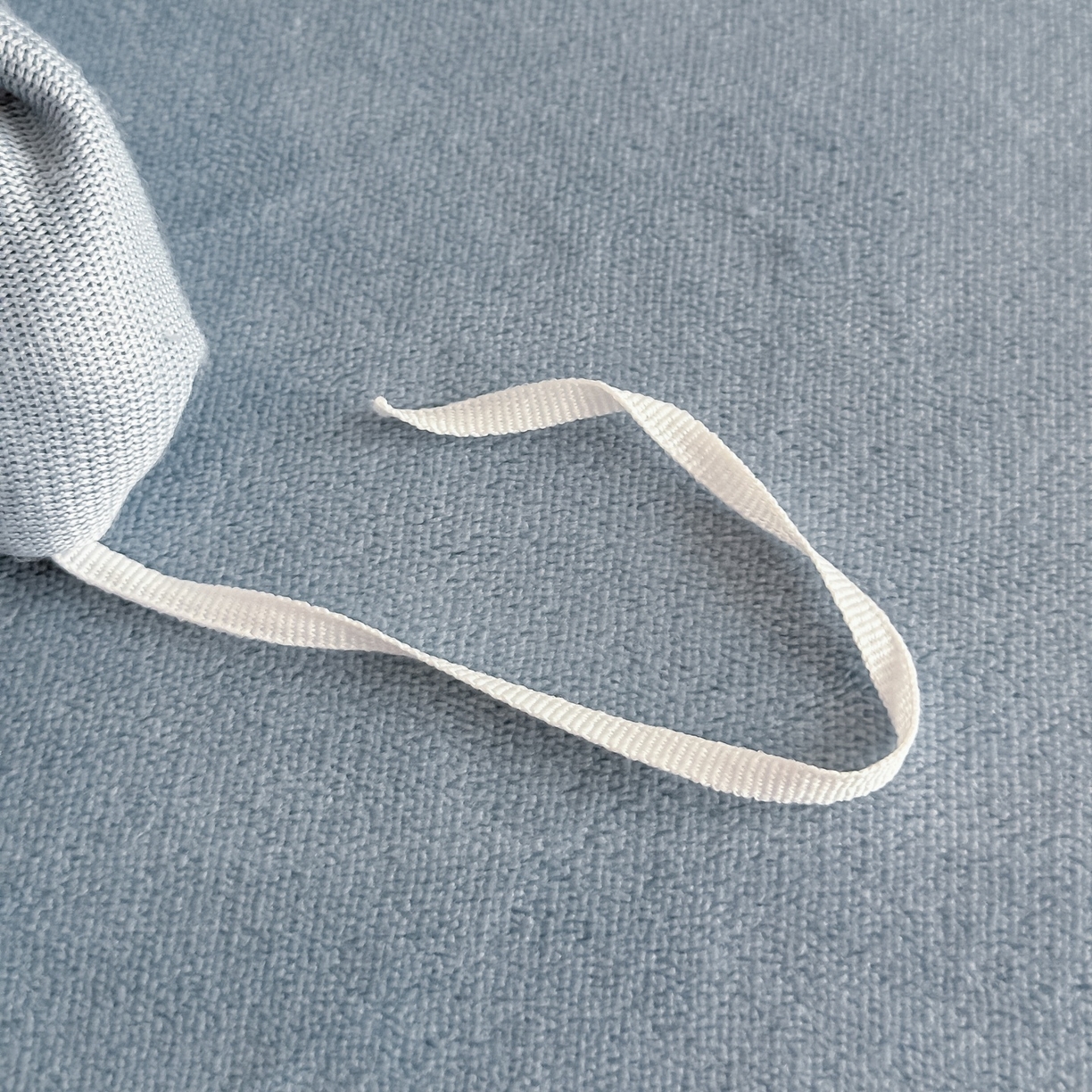 91家纺网 家纺一手货源 找家纺 梓之赫 2025新款全工艺牛奶绒手工花床盖款四件套 蓝色