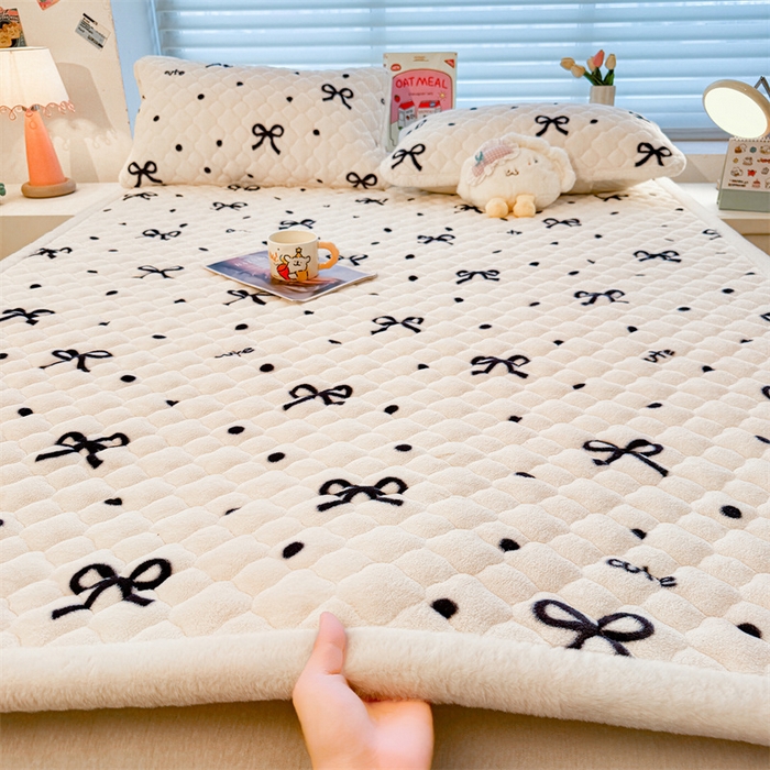 91家纺网 家纺一手货源 找家纺 （总）喜居 2025新款高克重印花牛奶绒夹棉床褥床垫子褥子床护垫