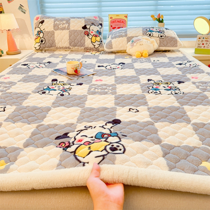 91家纺网 家纺一手货源 找家纺 （总）喜居 2025新款高克重印花牛奶绒夹棉床褥床垫子褥子床护垫