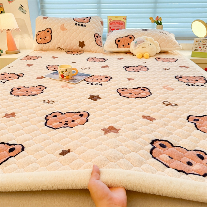 91家纺网 家纺一手货源 找家纺 （总）喜居 2025新款高克重印花牛奶绒夹棉床褥床垫子褥子床护垫