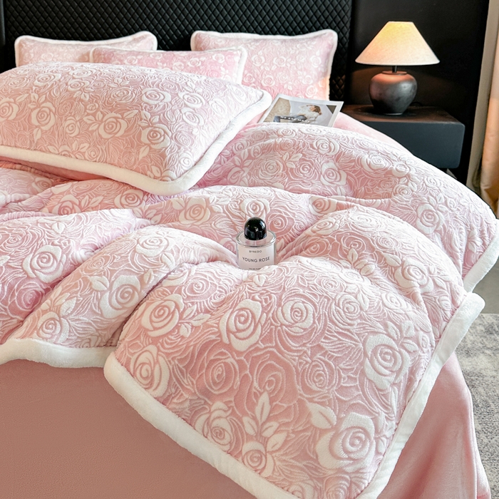91家纺网 家纺一手货源 找家纺 （总）诺梵 高端2025雕花绒四件套牛奶烂花绒大包边被套_控价标准高于149，加大高于159