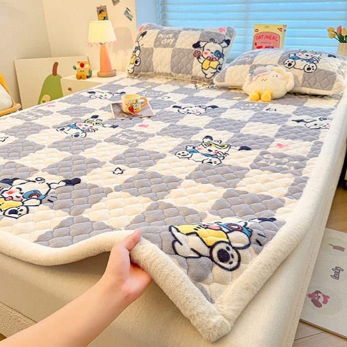 91家纺网 家纺一手货源 找家纺 （总）喜居 2025新款高克重印花牛奶绒夹棉床褥床垫子褥子床护垫