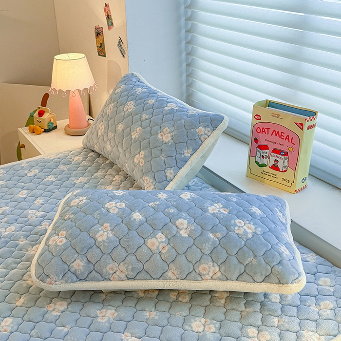 91家纺网 家纺一手货源 找家纺 喜居 2025新款高克重印花牛奶绒夹棉床褥床垫子褥子床护垫 暗香