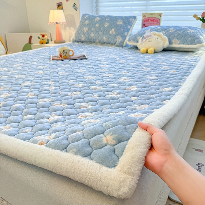 91家纺网 家纺一手货源 找家纺 喜居 2025新款高克重印花牛奶绒夹棉床褥床垫子褥子床护垫 暗香