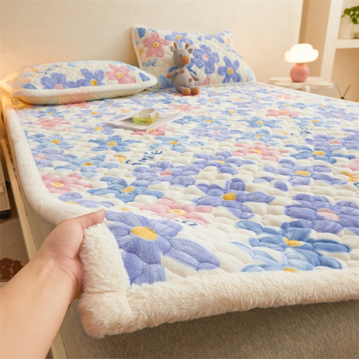 91家纺网 家纺一手货源 找家纺 喜居 2025新款高克重印花牛奶绒夹棉床褥床垫子褥子床护垫 缤纷花