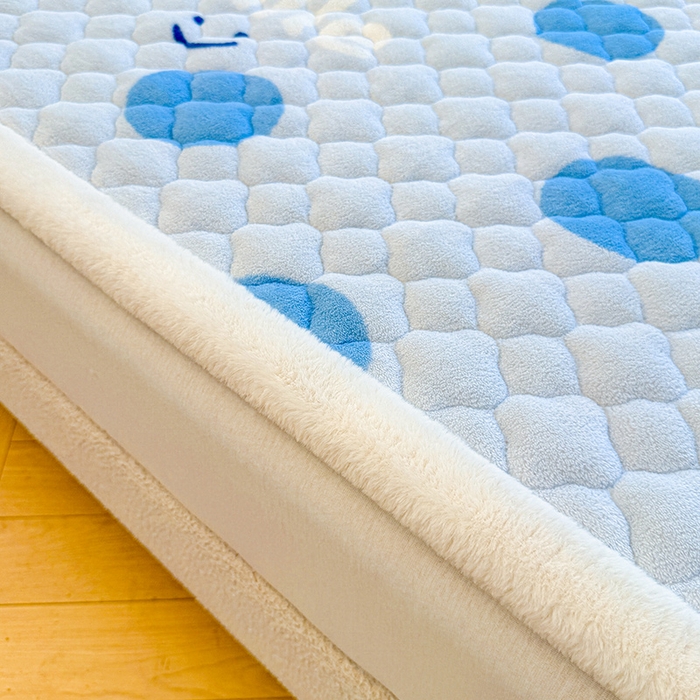 91家纺网 家纺一手货源 找家纺 喜居 2025新款高克重印花牛奶绒夹棉床褥床垫子褥子床护垫 波点微笑