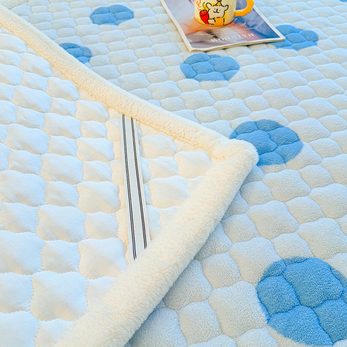 91家纺网 家纺一手货源 找家纺 喜居 2025新款高克重印花牛奶绒夹棉床褥床垫子褥子床护垫 波点微笑