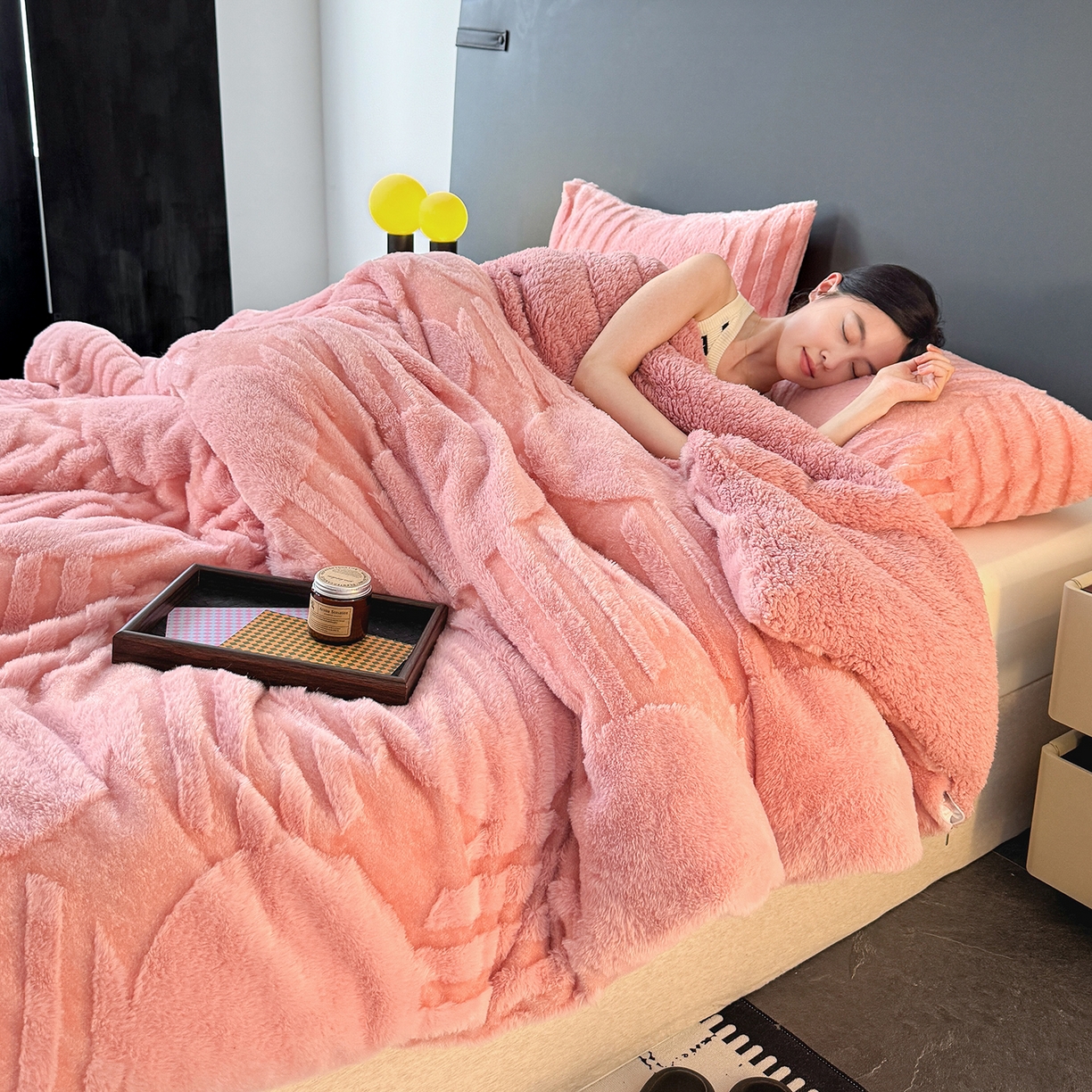 91家纺网 家纺一手货源 找家纺 （总）枋梢家纺 2025新款亮丝兔毛绒兔毛提花北欧几何羊羔绒 双层加厚保暖盖毯 居家午睡保暖毯