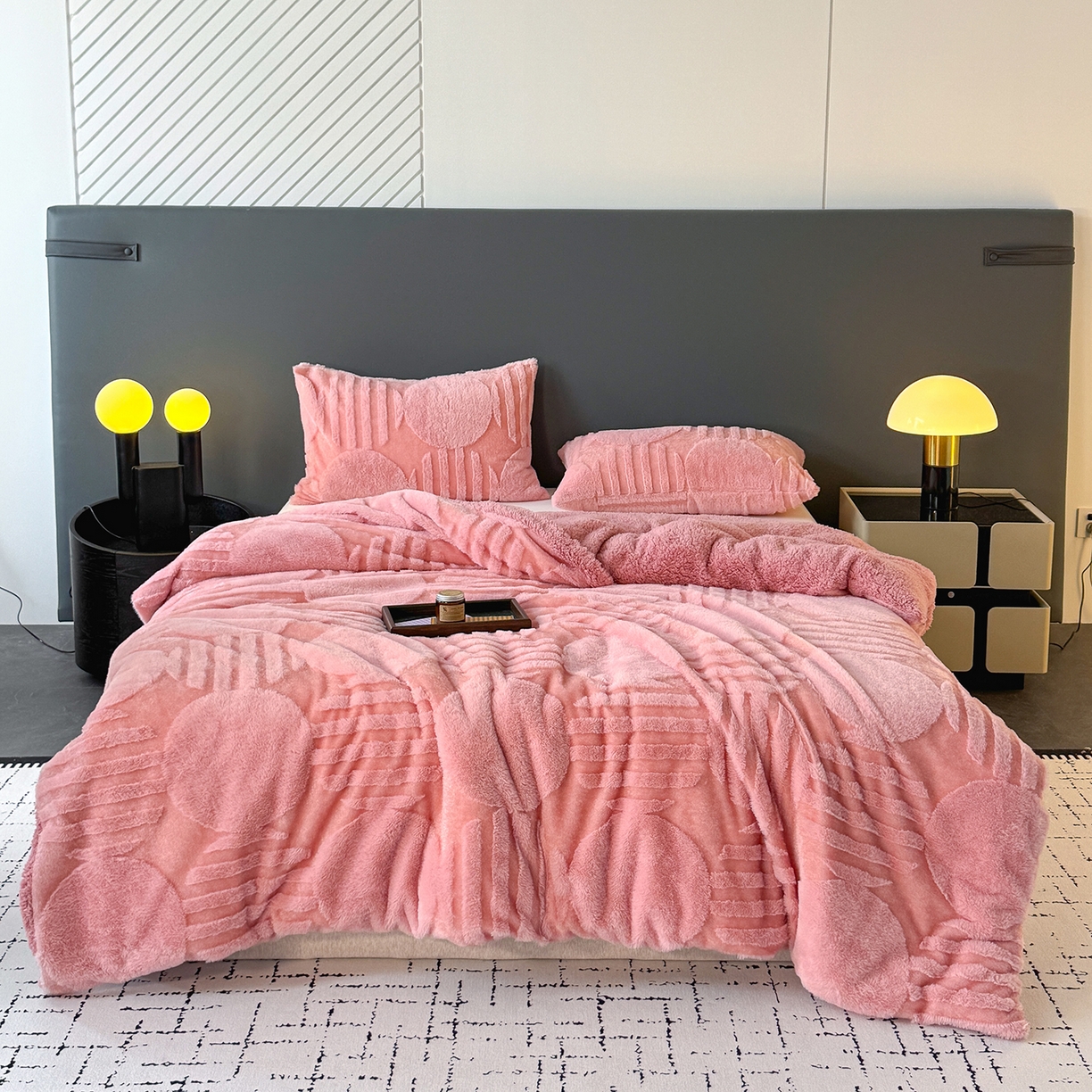 91家纺网 家纺一手货源 找家纺 枋梢家纺 2025新款亮丝兔毛绒兔毛提花北欧几何羊羔绒 双层加厚保暖盖毯 居家午睡保暖毯 几何-粉色