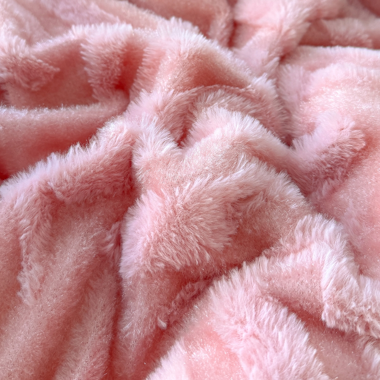 91家纺网 家纺一手货源 找家纺 枋梢家纺 2025新款亮丝兔毛绒兔毛提花北欧几何羊羔绒 双层加厚保暖盖毯 居家午睡保暖毯 几何-粉色