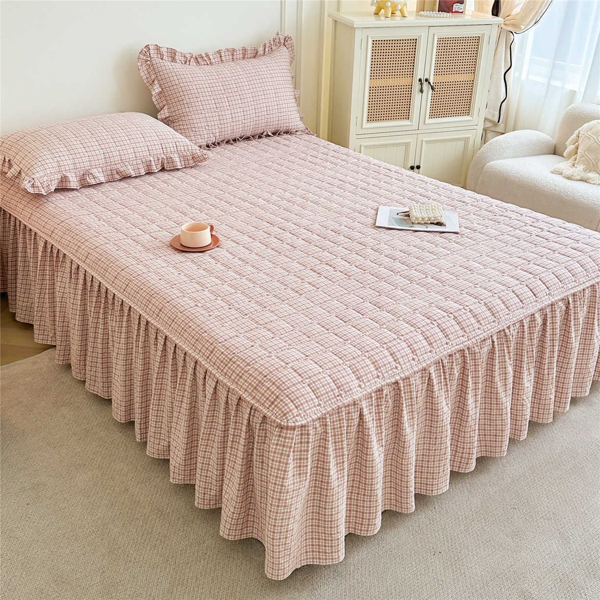 91家纺网 家纺一手货源 找家纺 （总）十个点家纺 2025新款加厚磨毛木棉床裙三件套-格小格系列