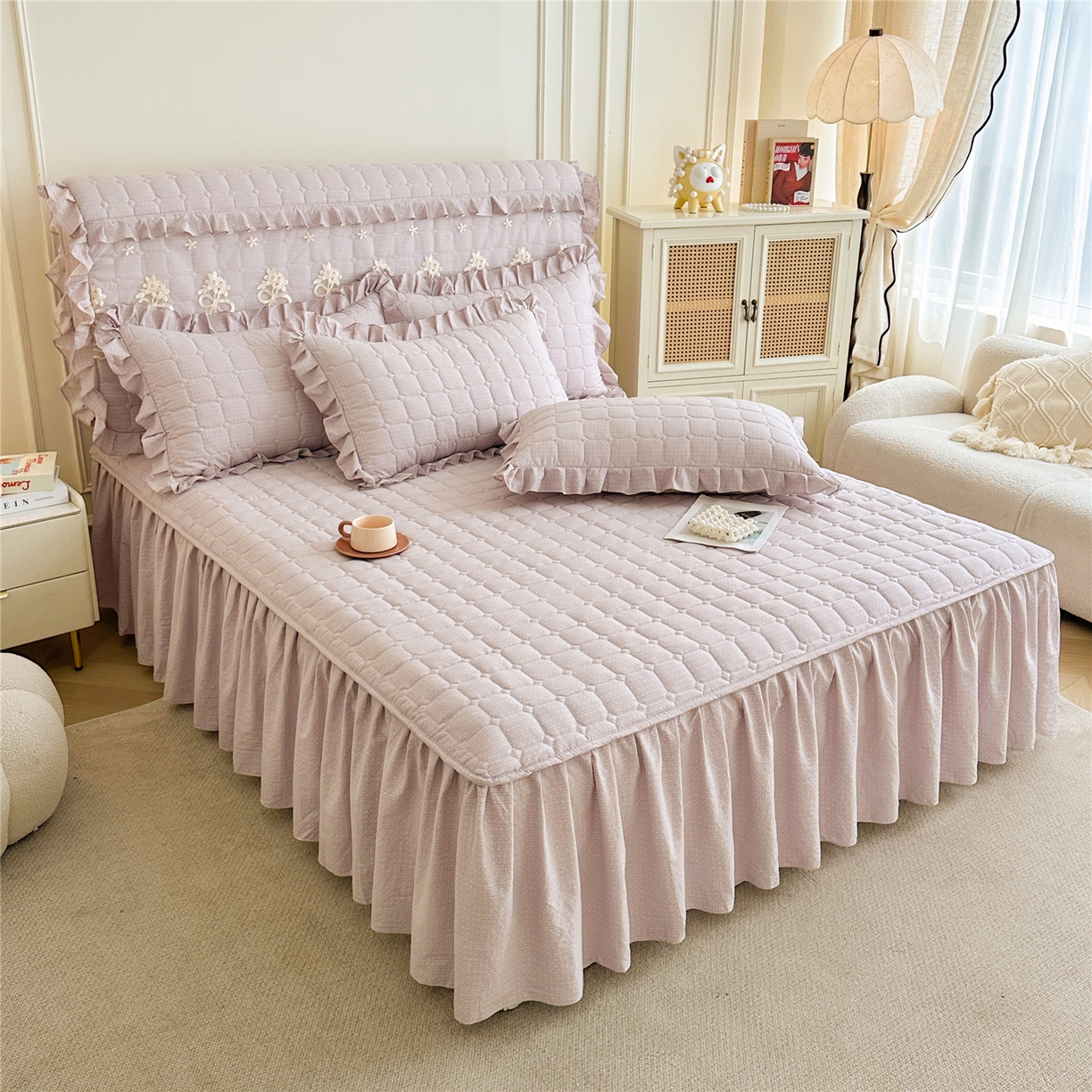 91家纺网 家纺一手货源 找家纺 十个点家纺 2025新款加厚磨毛木棉床裙三件套-格小格系列 格小格-玉