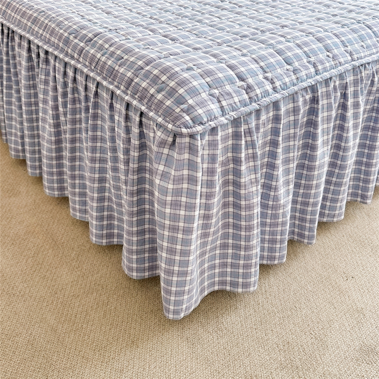 91家纺网 家纺一手货源 找家纺 十个点家纺 2025新款加厚磨毛木棉床裙三件套-格小格系列 格小格-兰