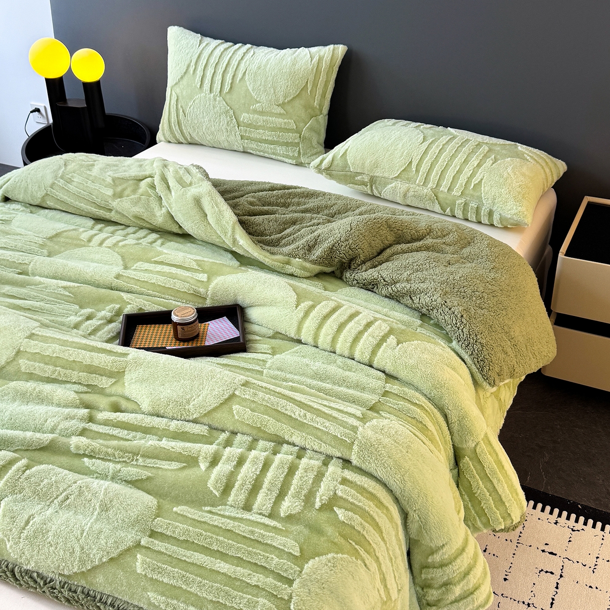 91家纺网 家纺一手货源 找家纺 枋梢家纺 2025新款亮丝兔毛绒兔毛提花北欧几何羊羔绒 双层加厚保暖盖毯 居家午睡保暖毯 几何-绿色