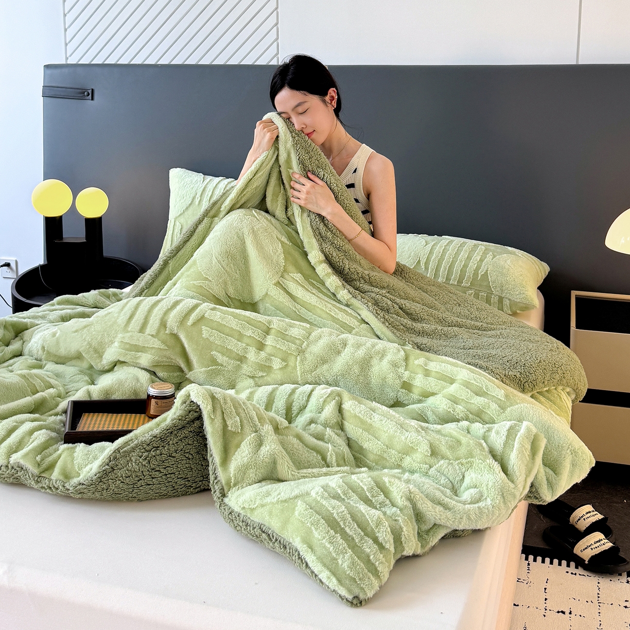 91家纺网 家纺一手货源 找家纺 枋梢家纺 2025新款亮丝兔毛绒兔毛提花北欧几何羊羔绒 双层加厚保暖盖毯 居家午睡保暖毯 几何-绿色