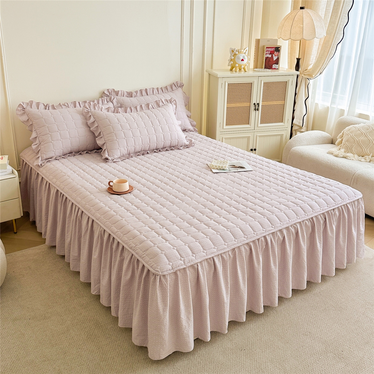 91家纺网 家纺一手货源 找家纺 十个点家纺 2025新款加厚磨毛木棉床裙三件套-格小格系列 格小格-玉