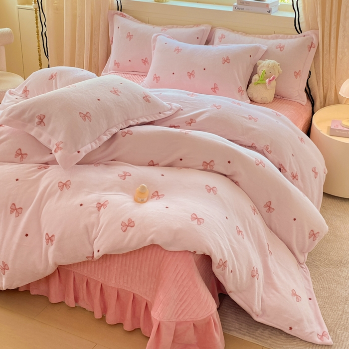 91家纺网 家纺一手货源 找家纺 （总）富之航家纺 2025秋冬新款牛奶绒印花床盖四件套