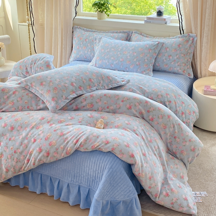 91家纺网 家纺一手货源 找家纺 （总）富之航家纺 2025秋冬新款牛奶绒印花床盖四件套