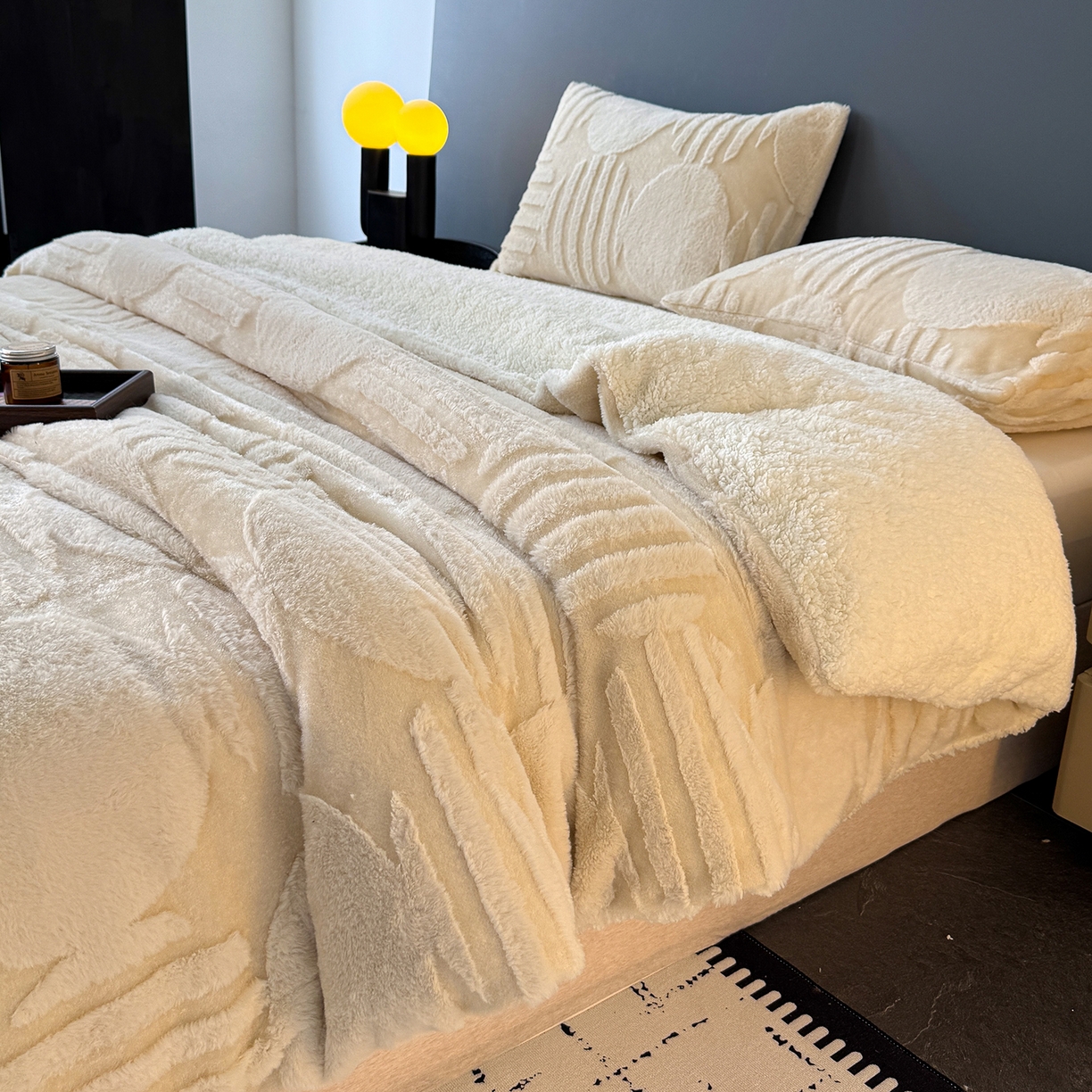 91家纺网 家纺一手货源 找家纺 枋梢家纺 2025新款亮丝兔毛绒兔毛提花北欧几何羊羔绒 双层加厚保暖盖毯 居家午睡保暖毯 几何-米黄