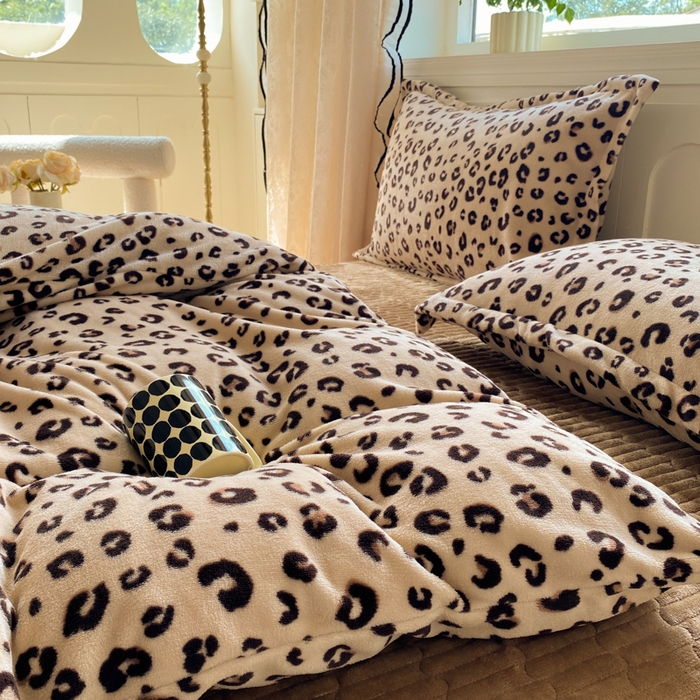 91家纺网 家纺一手货源 找家纺 （总）富之航家纺 2025秋冬新款牛奶绒印花床盖四件套