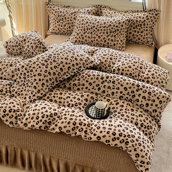 91家纺网 家纺一手货源 找家纺 （总）富之航家纺 2025秋冬新款牛奶绒印花床盖四件套