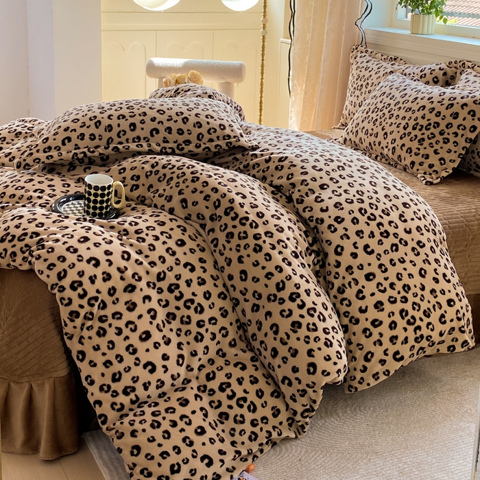 91家纺网 家纺一手货源 找家纺 （总）富之航家纺 2025秋冬新款牛奶绒印花床盖四件套