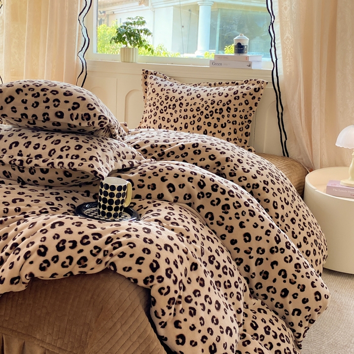 91家纺网 家纺一手货源 找家纺 （总）富之航家纺 2025秋冬新款牛奶绒印花床盖四件套