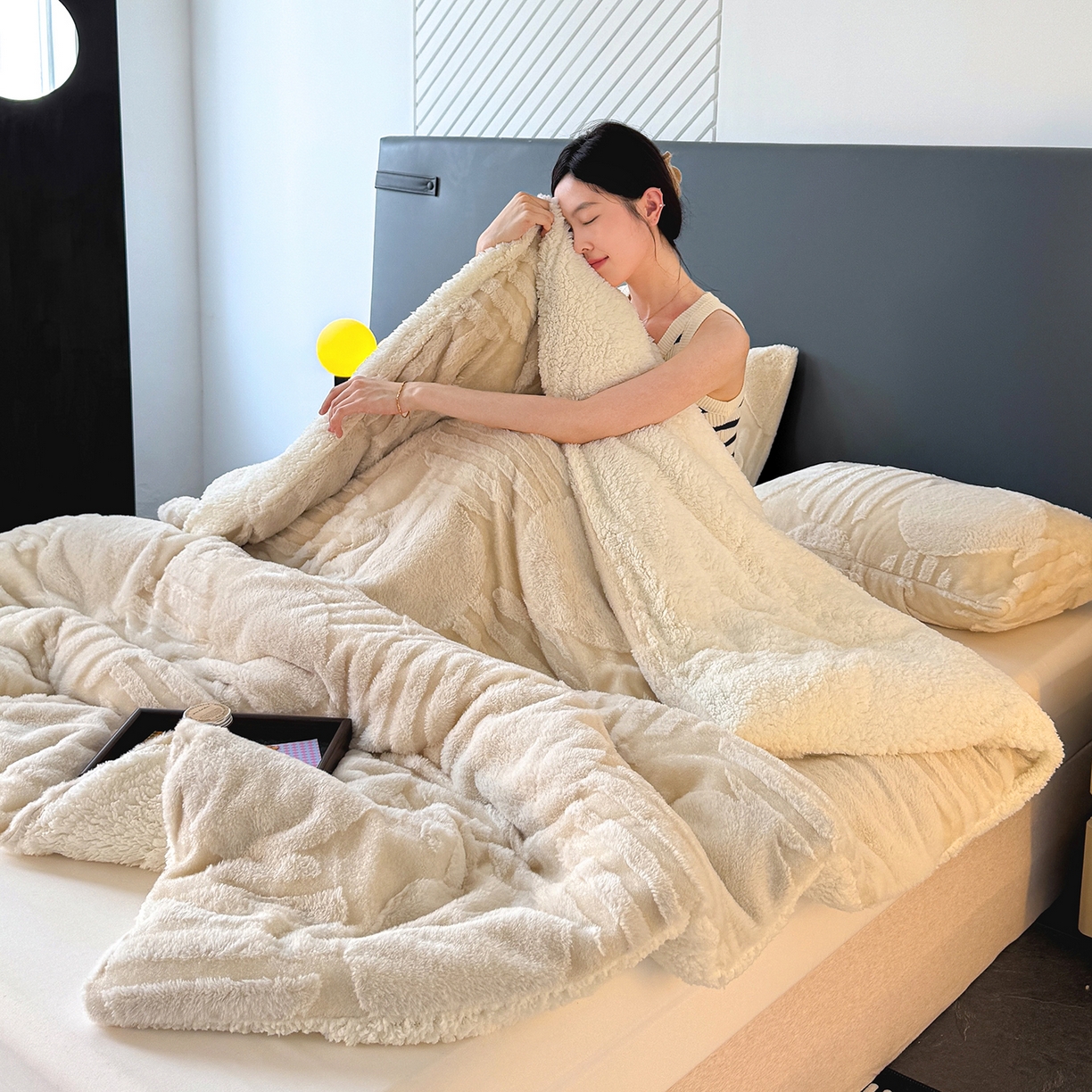 91家纺网 家纺一手货源 找家纺 枋梢家纺 2025新款亮丝兔毛绒兔毛提花北欧几何羊羔绒 双层加厚保暖盖毯 居家午睡保暖毯 几何-米黄