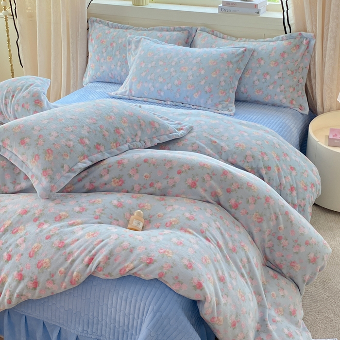 91家纺网 家纺一手货源 找家纺 富之航家纺 2025秋冬新款牛奶绒印花床盖四件套 花间梦