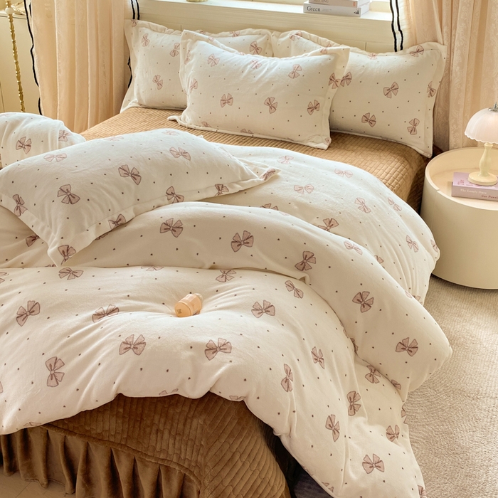 91家纺网 家纺一手货源 找家纺 富之航家纺 2025秋冬新款牛奶绒印花床盖四件套 甜心