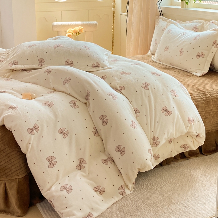 91家纺网 家纺一手货源 找家纺 富之航家纺 2025秋冬新款牛奶绒印花床盖四件套 甜心