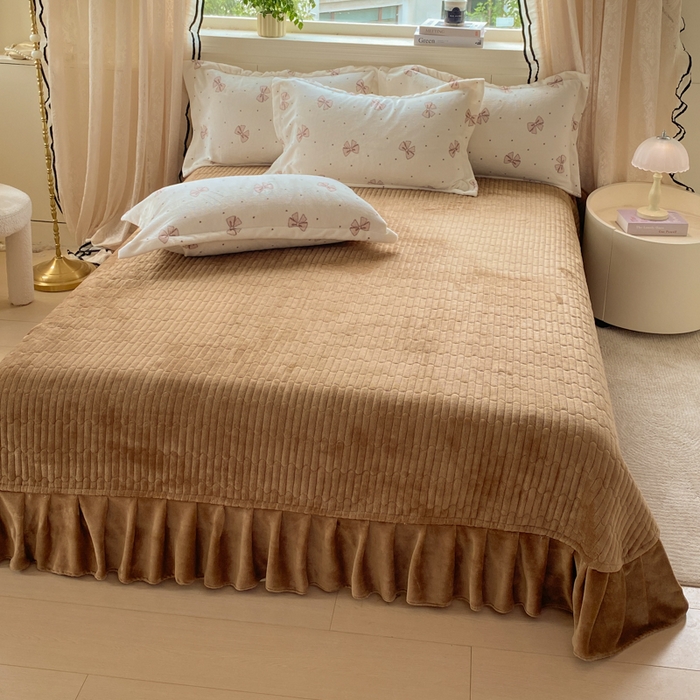 91家纺网 家纺一手货源 找家纺 富之航家纺 2025秋冬新款牛奶绒印花床盖四件套 甜心