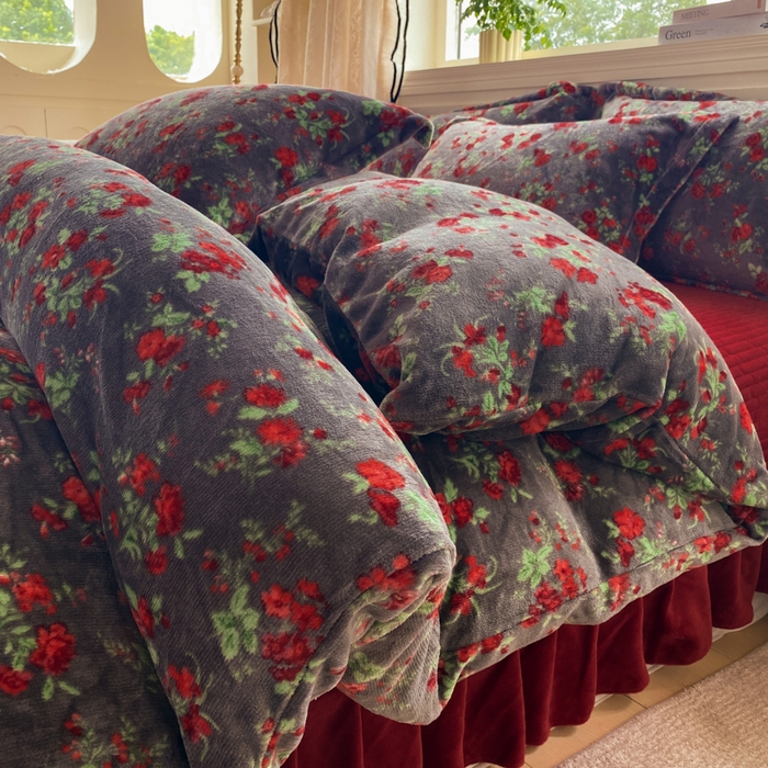 91家纺网 家纺一手货源 找家纺 富之航家纺 2025秋冬新款牛奶绒印花床盖四件套 花妖