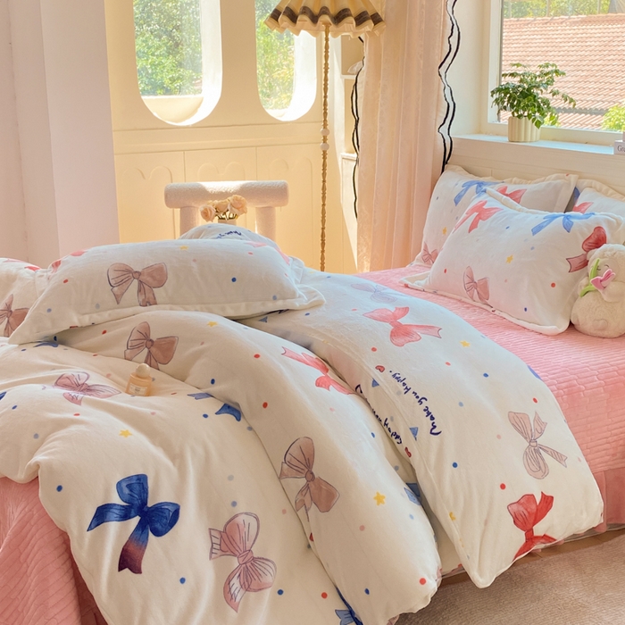 91家纺网 家纺一手货源 找家纺 富之航家纺 2025秋冬新款牛奶绒印花床盖四件套 结缘派对