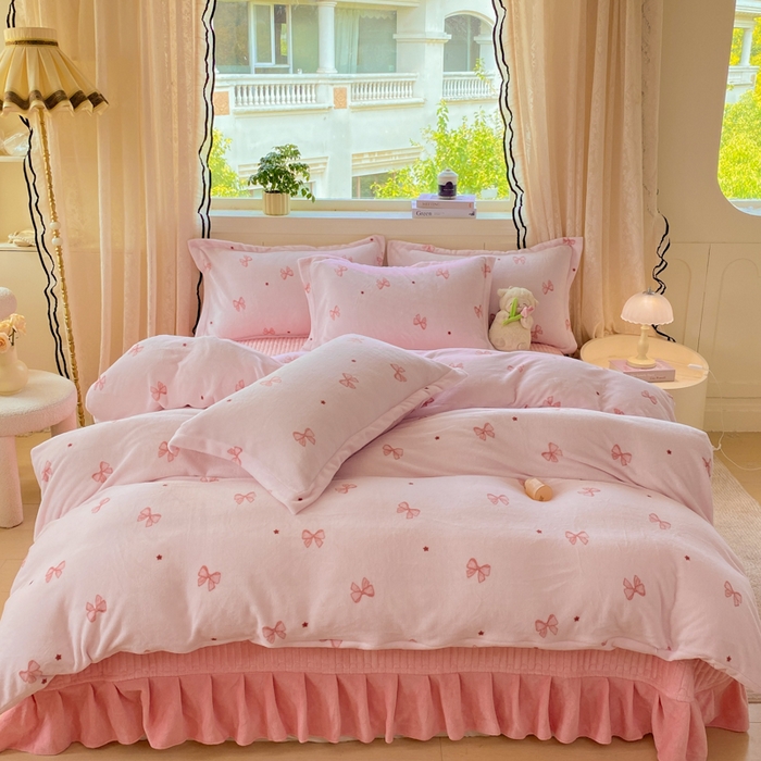 91家纺网 家纺一手货源 找家纺 富之航家纺 2025秋冬新款牛奶绒印花床盖四件套 粉红结