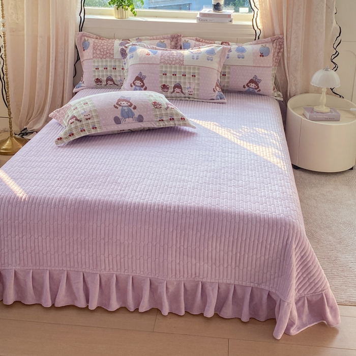 91家纺网 家纺一手货源 找家纺 富之航家纺 2025秋冬新款牛奶绒印花床盖四件套 快乐小女孩