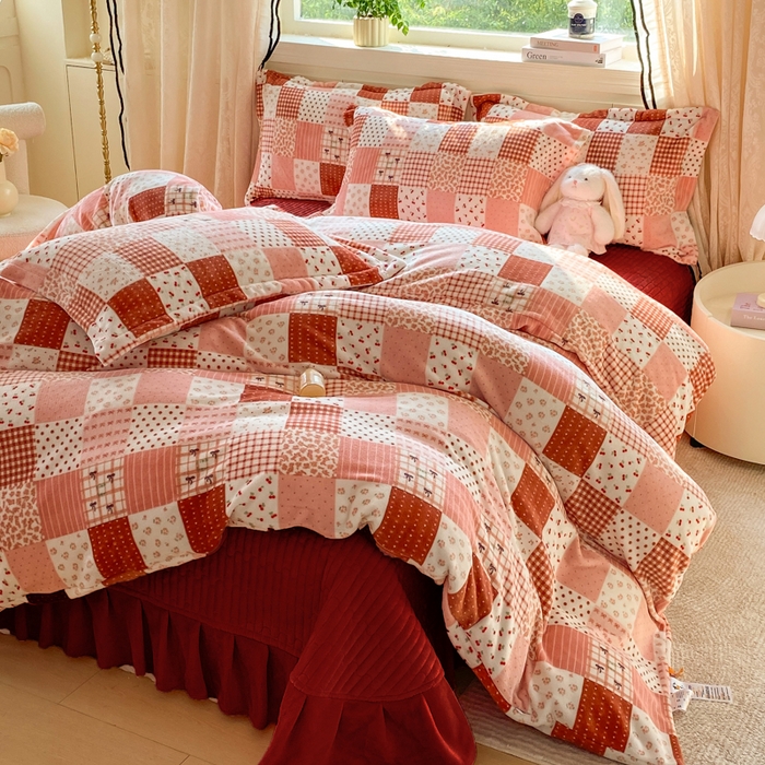 富之航家纺 2025秋冬新款牛奶绒印花床盖四件套 幸运时光