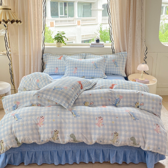 91家纺网 家纺一手货源 找家纺 富之航家纺 2025秋冬新款牛奶绒印花床盖四件套 欢乐恐龙