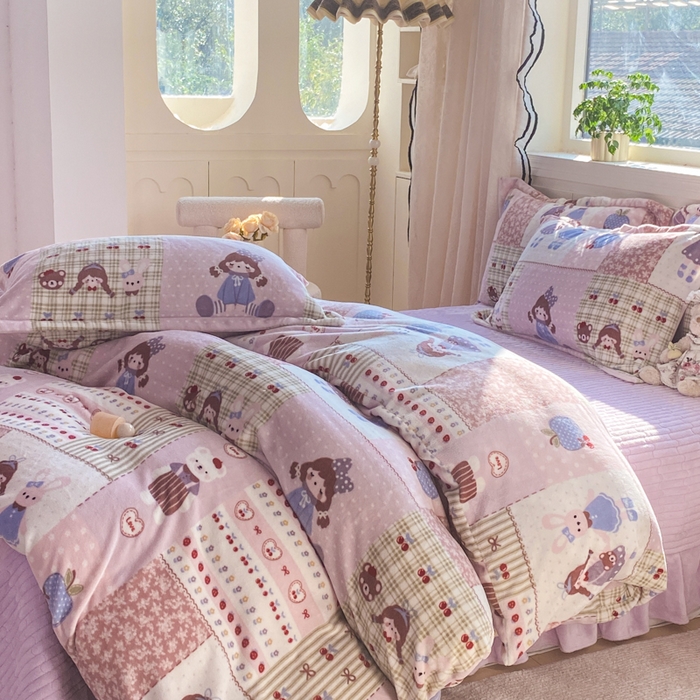 91家纺网 家纺一手货源 找家纺 富之航家纺 2025秋冬新款牛奶绒印花床盖四件套 快乐小女孩