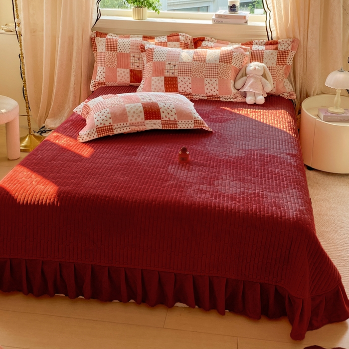 91家纺网 家纺一手货源 找家纺 富之航家纺 2025秋冬新款牛奶绒印花床盖四件套 幸运时光