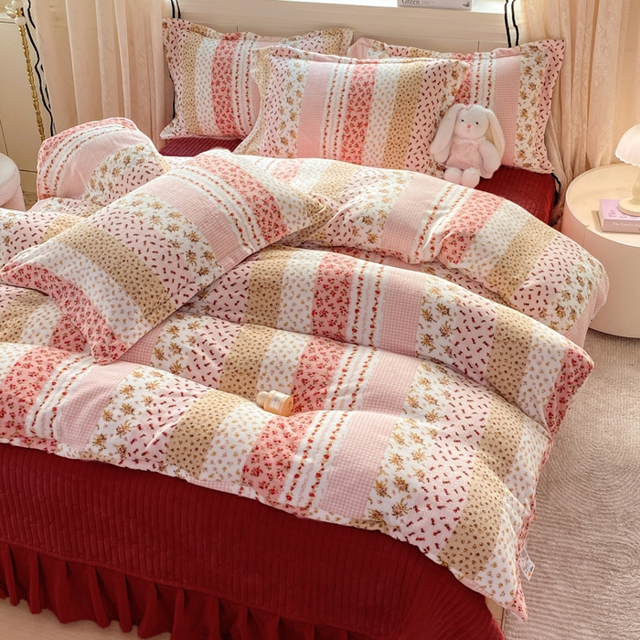 91家纺网 家纺一手货源 找家纺 富之航家纺 2025秋冬新款牛奶绒印花床盖四件套 花栖礼