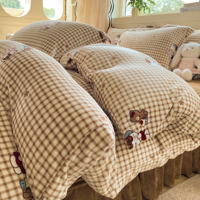 91家纺网 家纺一手货源 找家纺 富之航家纺 2025秋冬新款牛奶绒印花床盖四件套 满心欢喜