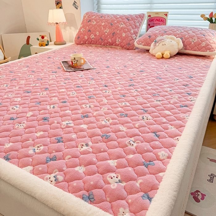 91家纺网 家纺一手货源 找家纺 喜居 2025新款高克重印花牛奶绒夹棉床褥床垫子褥子床护垫 粉粉兔