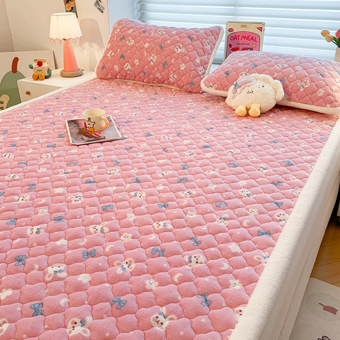 91家纺网 家纺一手货源 找家纺 喜居 2025新款高克重印花牛奶绒夹棉床褥床垫子褥子床护垫 粉粉兔