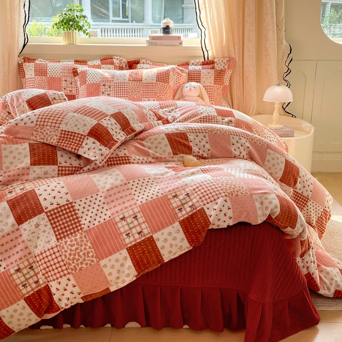 91家纺网 家纺一手货源 找家纺 富之航家纺 2025秋冬新款牛奶绒印花床盖四件套 幸运时光